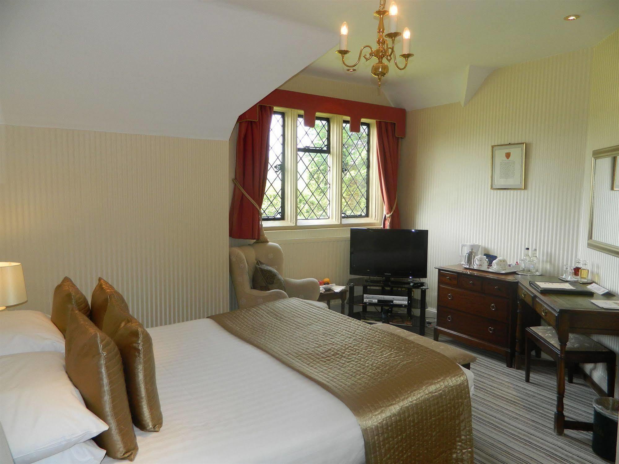 Eastwell Manor, Champneys Hotel & Spa Ashford  Eksteriør bilde